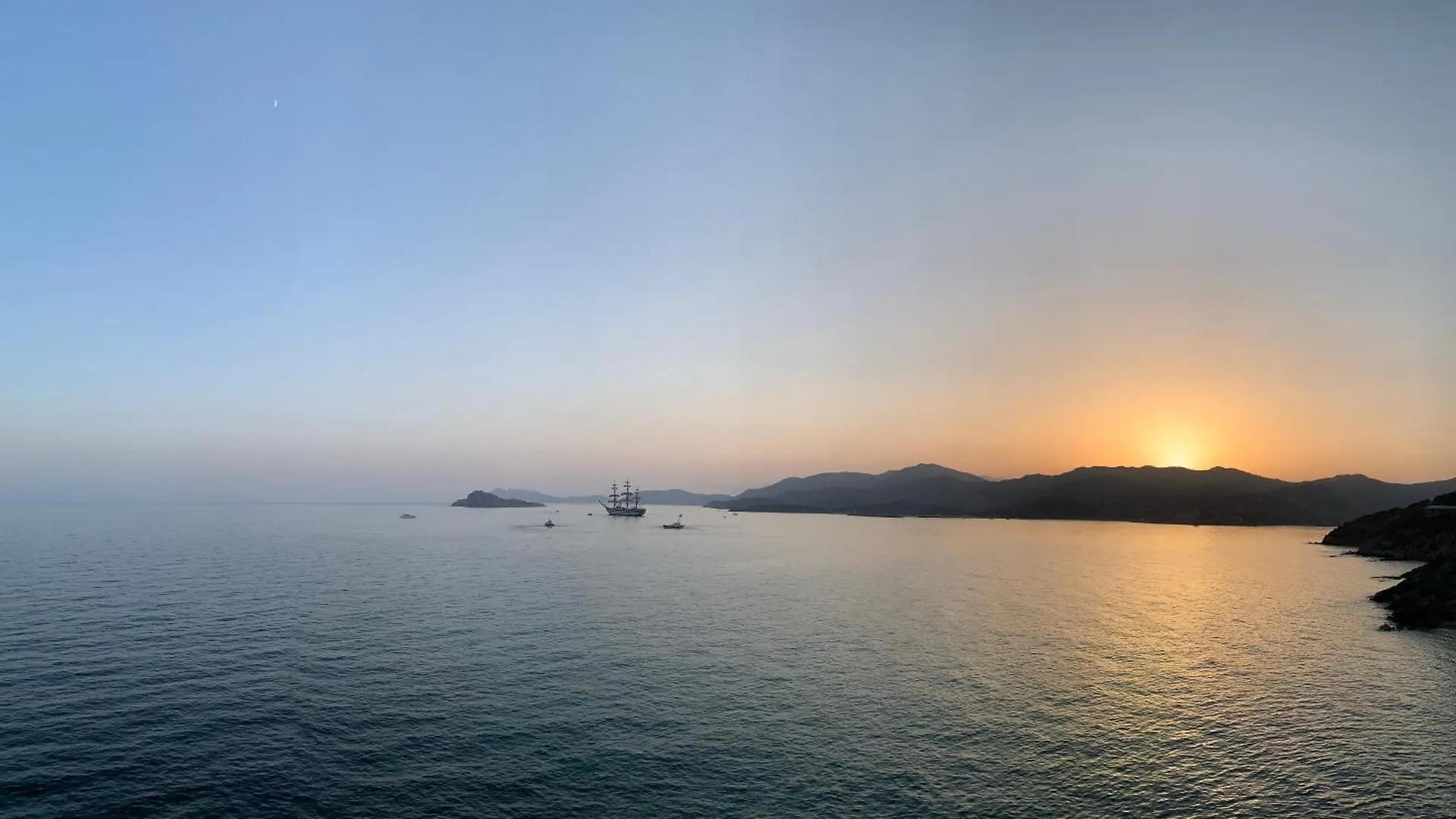 Una Finestra Sul Blu Teulada Apartment